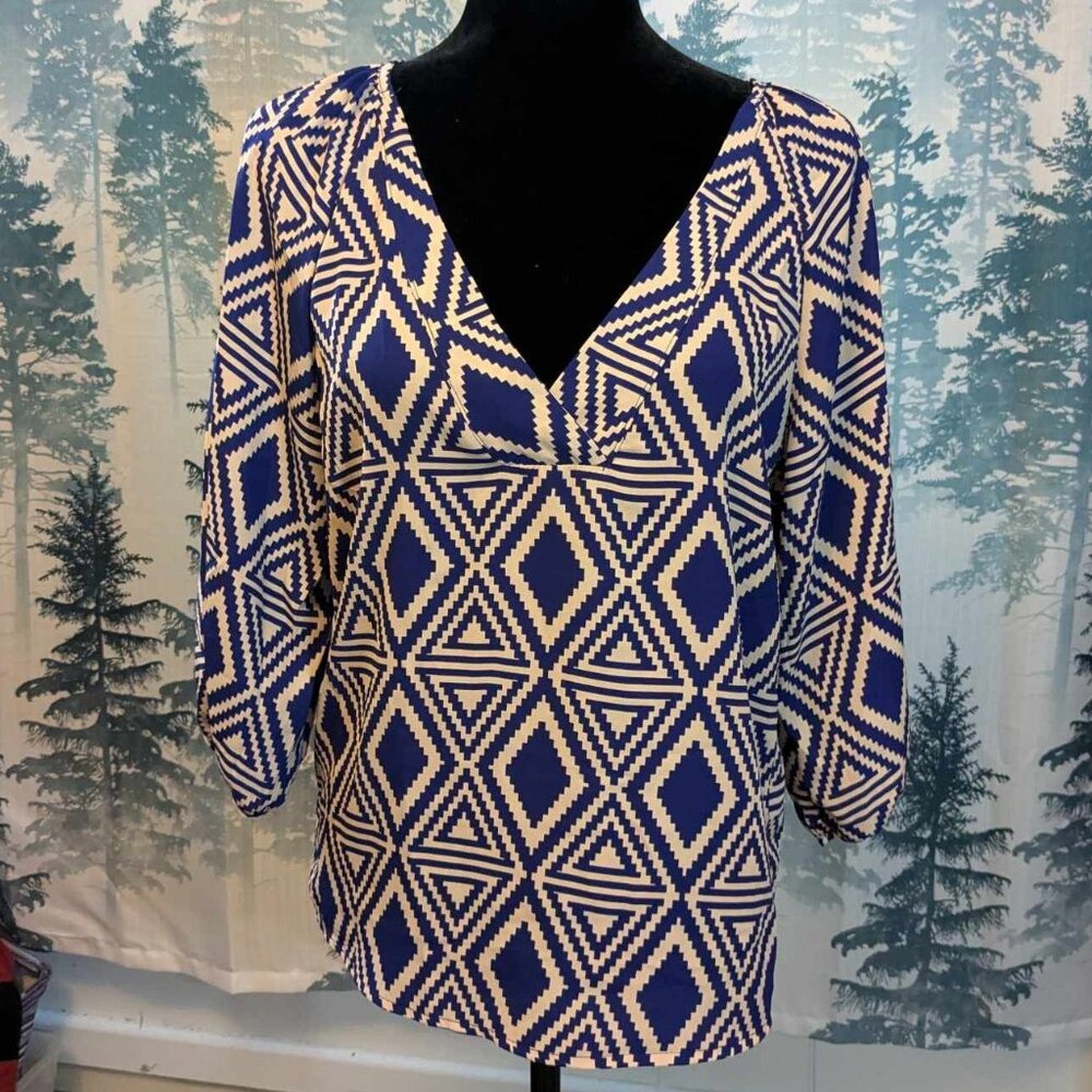 💜✨ Buttons Deep Purple & Tan V-Neck Hi-Lo Blouse – Size M ✨💜